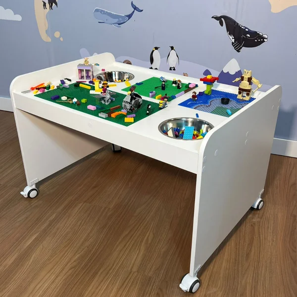 mesa montagem lego com duas cubas externos e rodizio 3